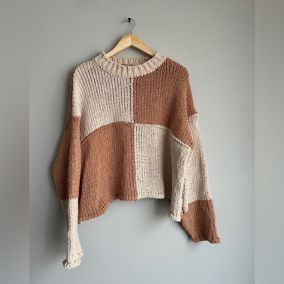 mello. Sweaters - Mello NWOT Colorblock Beige Sweater